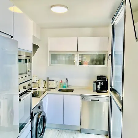 בית נופש Haus Am By Your Madeira *