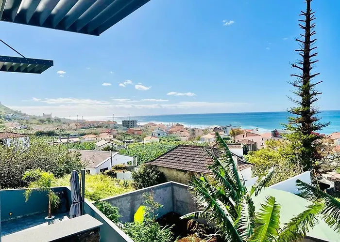 度假居 Haus Am By Your Madeira 滨海保尔